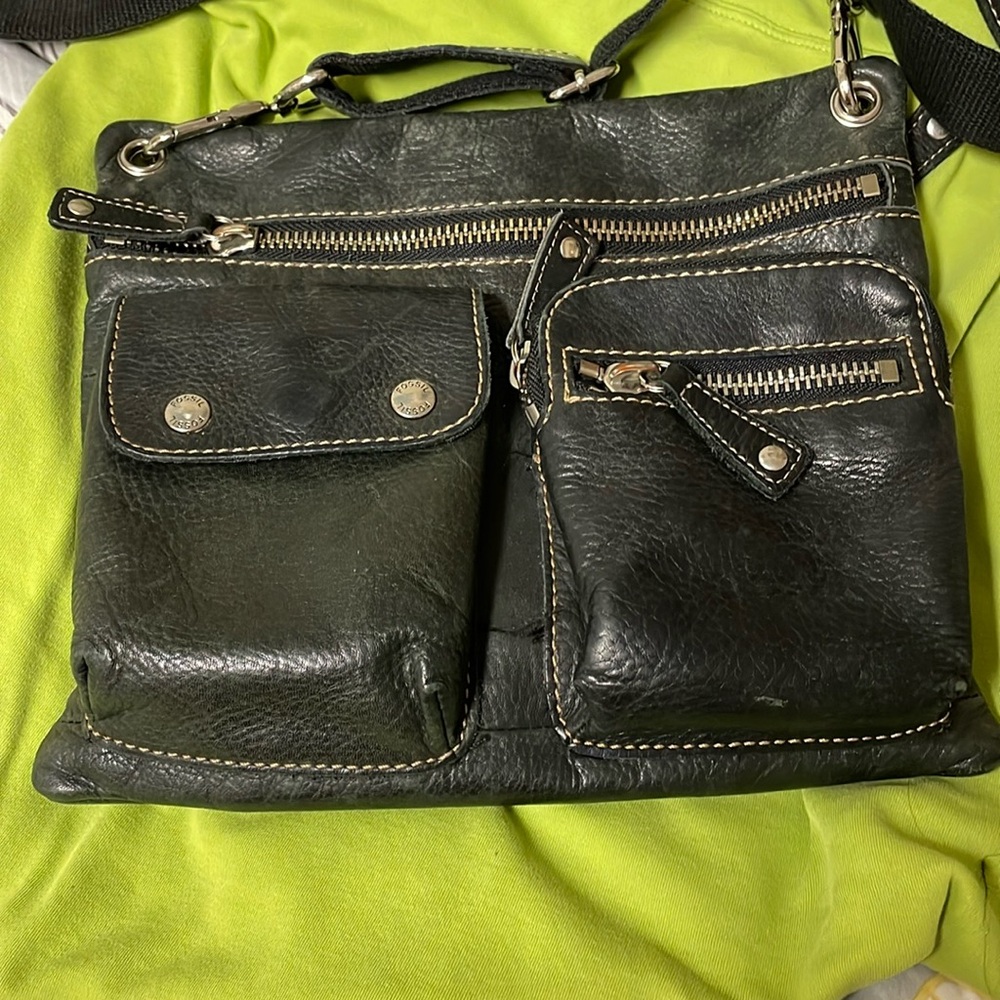 Fossil purse, black four zipper pockets over the shoulder strap with fossil key